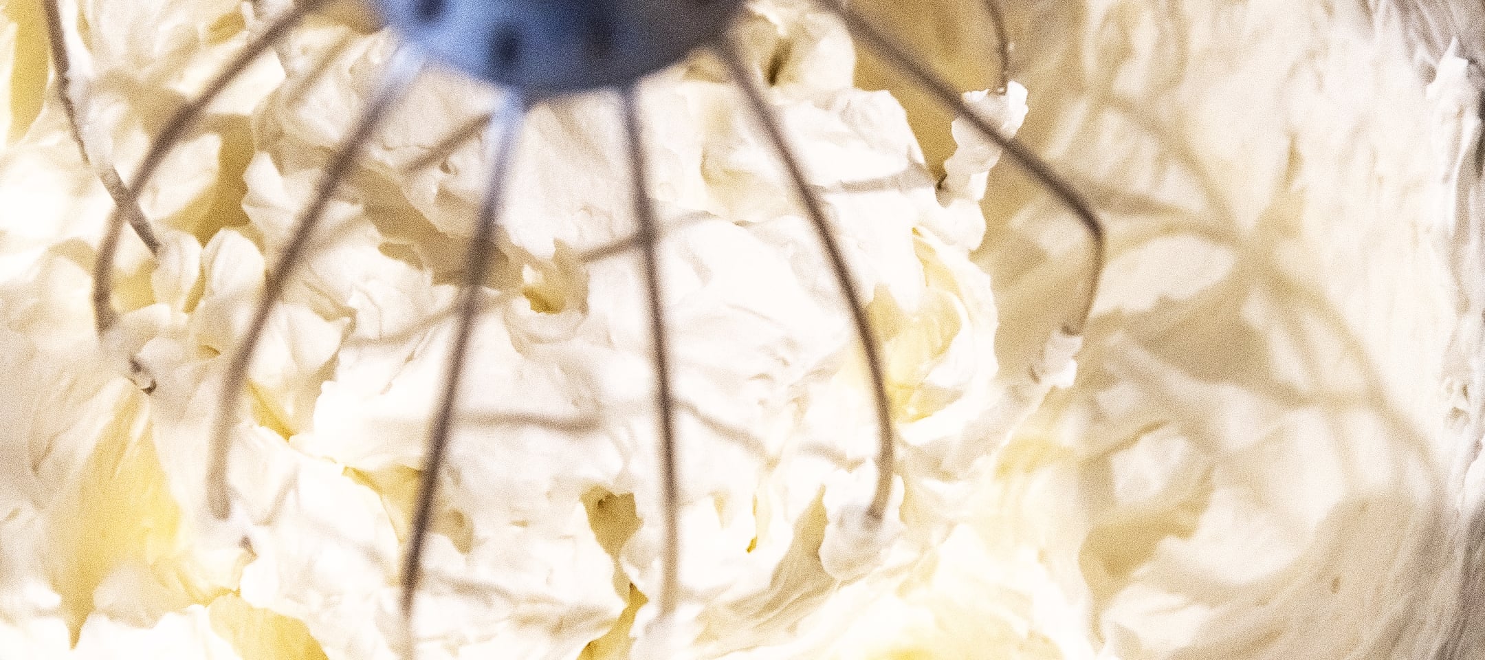 チーズ好きな人が、チーズ好きな人のために、作ったチーズロールケーキ